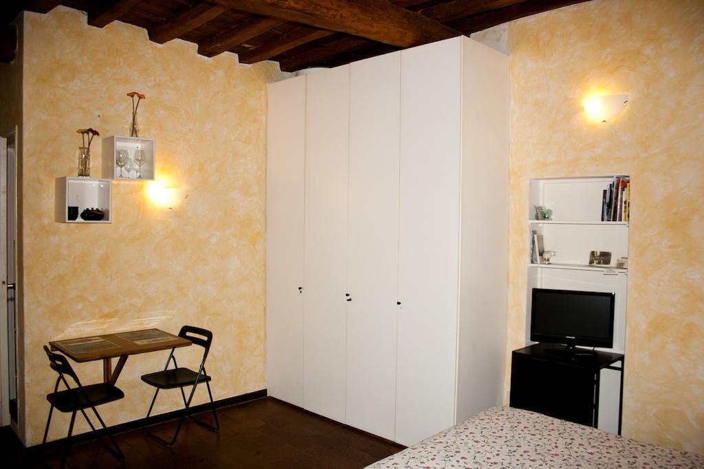 Appartamenti Ponte Vecchio Firenze Szoba fotó